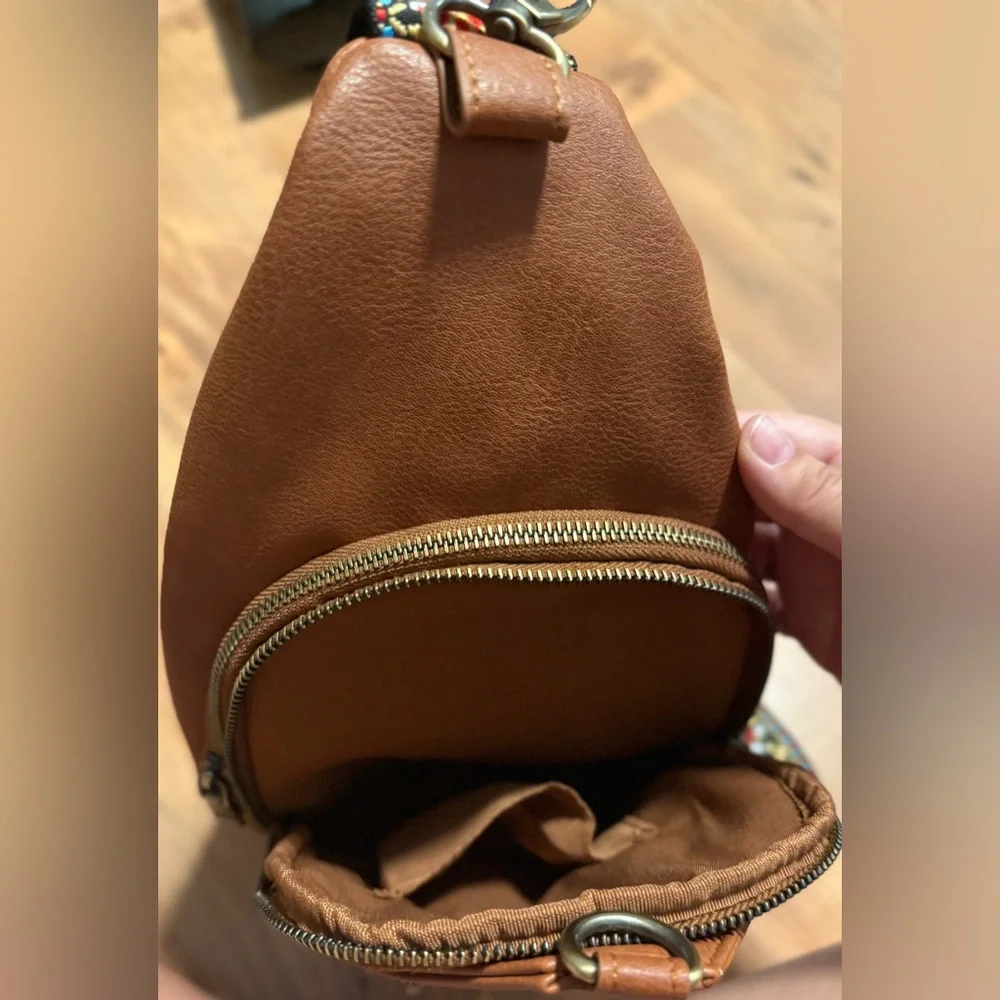 Antik Kraft Strap Sling Bag - Picture 7 of 9